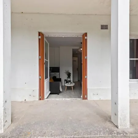 Studio 100m De La Plage & Casino Apartment *