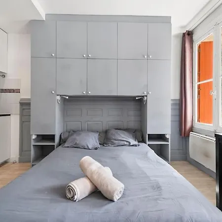 Studio 100m De La Plage & Casino Apartment *